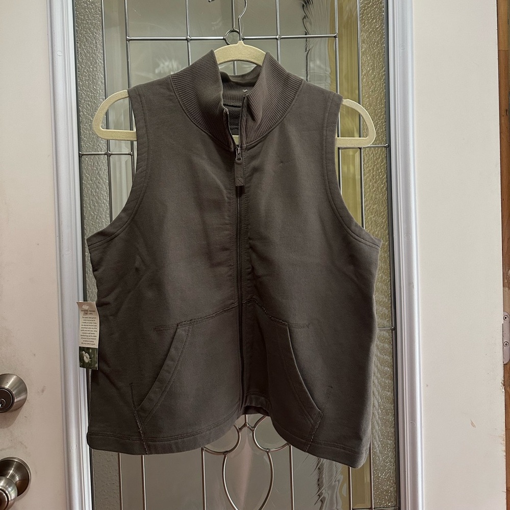 Eileen Fisher vest zip front. Taupe color new with tags size medium